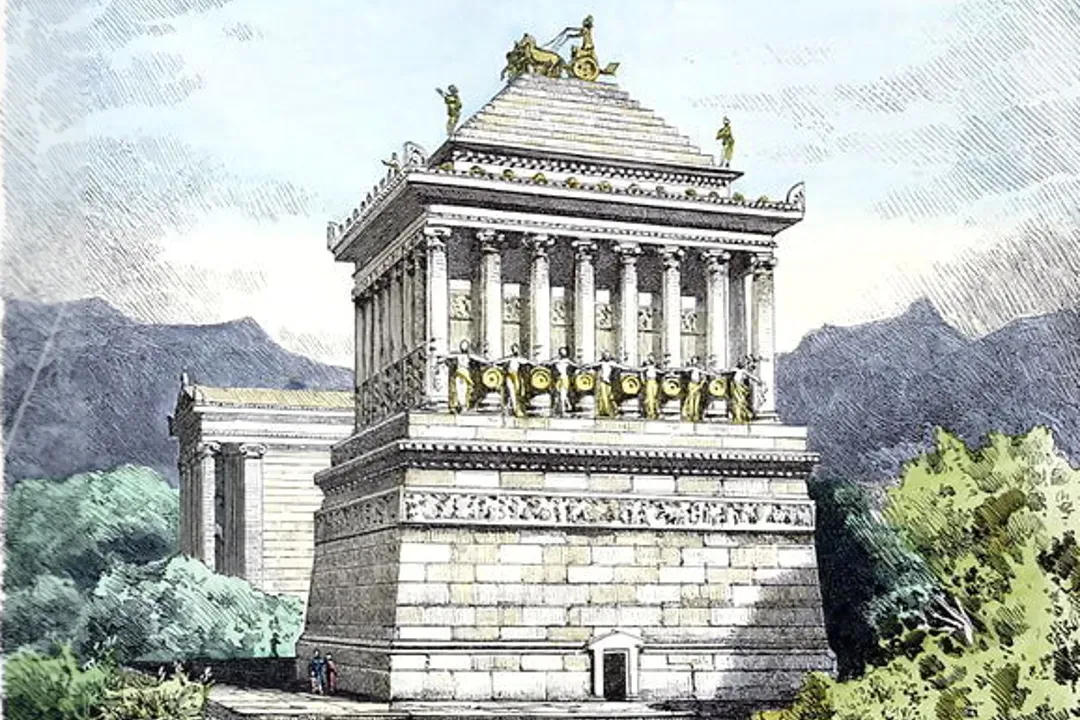 Mausoleum_at_Halicarnassus.webp